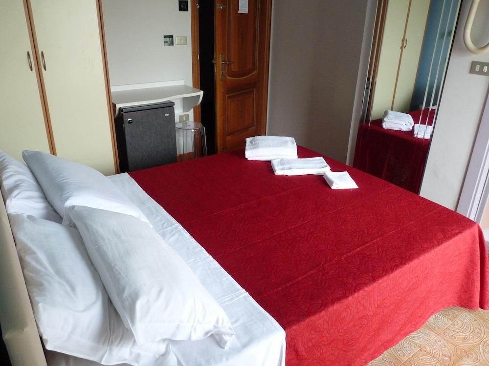 Hotel Elizabeth Bellaria-Igea Marina Exterior photo